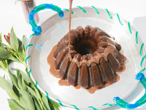 SCOOPY ROUND TRAY GIFT WITH CAKE